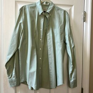 Mens J Crew Long sleeved Button Down Shirt Slim Fit Size Medium Pale Green